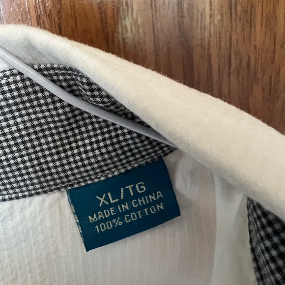 White 100% cotton Tommy Bahama button down - Picture 4 of 7